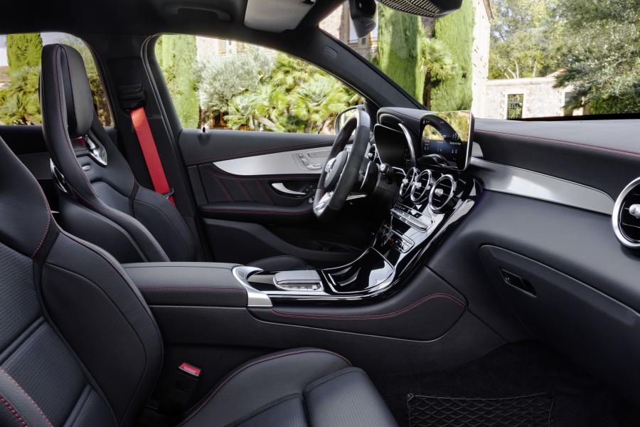 Интерьер Mercedes-AMG GLC43 4Matic Coupe (C253) 2019 года  (WW) (фото 18 из 23)